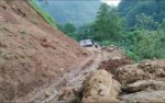 वालिङ-हुवास सडक: एक महिनाको बन्दले पनि  अधुरै, दक्षिणी पर्वतका बासिन्दा मारमा