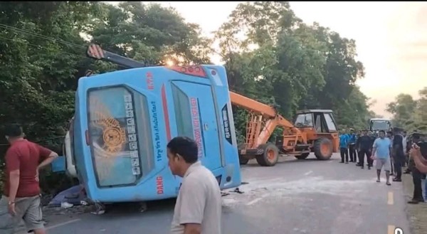 कपिलवस्तुमा बस दुर्घटना, २८ यात्रु घाइते