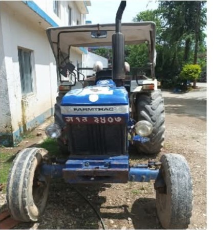 गैरकानुनी रूपमा नदीजन्य पदार्थ उत्खननमा संलग्न ट्याक्टर र चालक प्रहरीको नियन्त्रणमा