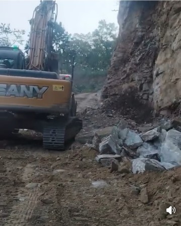 हरिनास गाउँपालिकामा पालिका अध्यक्षकै संलग्नतामा सरकारी वनमा अवैध ढुङ्गा उत्खनन्, वन कार्यालयद्वारा रोक