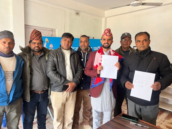 स्याङ्जा-२ मा नयाँ राजनीतिक तरंग: प्रलोपाले रास्वपाको उमेद्वारलाई समर्थन, टिकारामले छोडे झविलालका लागि मैदान